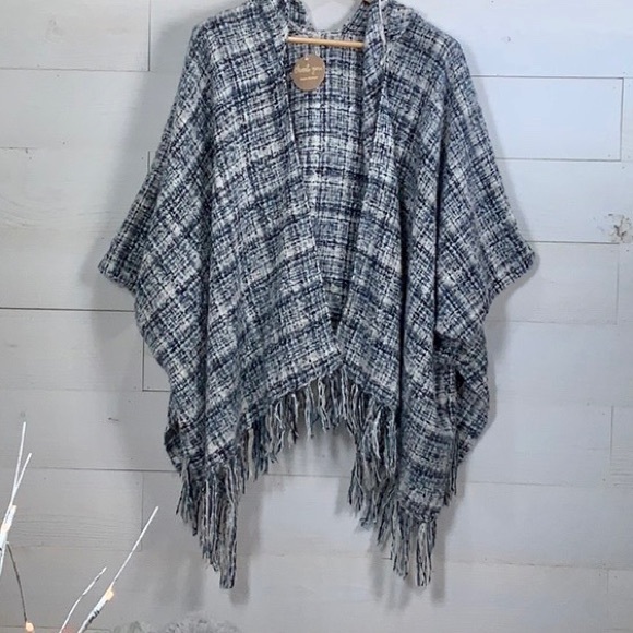 Super Soft Knit Hooded Cape - Picture 5 of 7